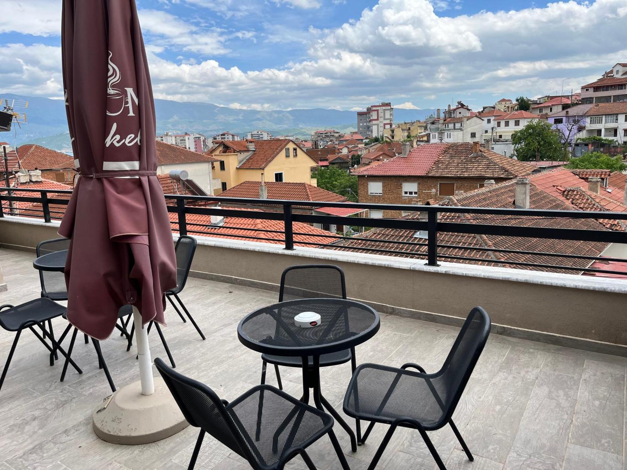 Small Hotel Ora Pogradec Buitenkant foto